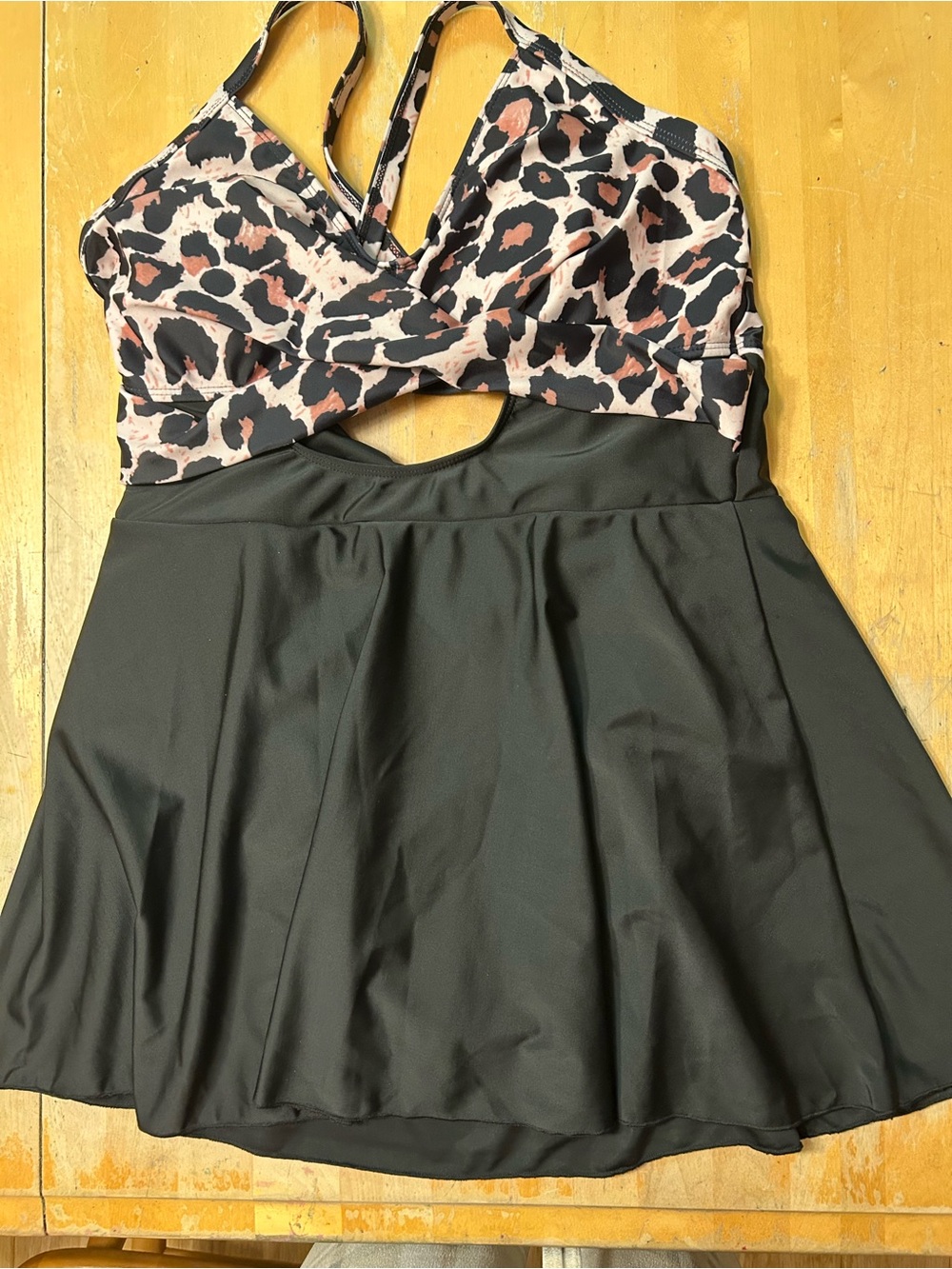 Eomenie Women’s One Pc Swimsuit, SZ XL, NWOT, Black & Leopard Print* Twist Front